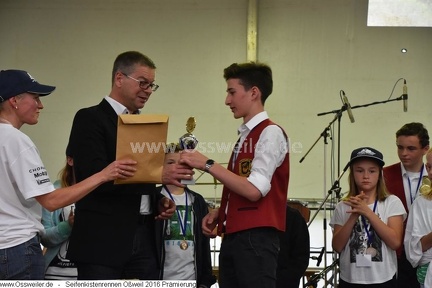 Seifenkistenrennen Ossweil 2016 Praemierung013