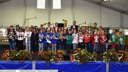 Seifenkistenrennen Ossweil 2016 Praemierung016